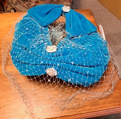 1950s Teal Velvet Hat with Bow, Veil, & Rhinestones  display picture 3
