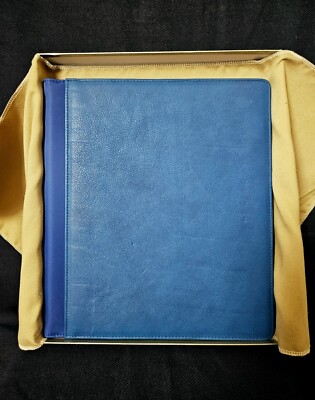 NEW in Box Levenger Circa Leather Portfolio Vivo Cobalt BLUE Integrated spine