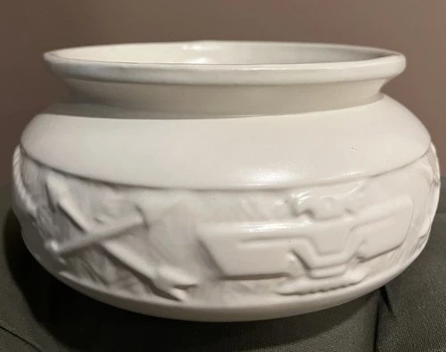 VTG 7” White HULL POTTERY USA Planter-F65-Thunderbird/Native American Design