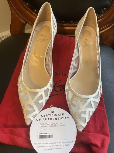 CHRISTIAN LOUBOUTIN LACE PUMPS* 41,5 