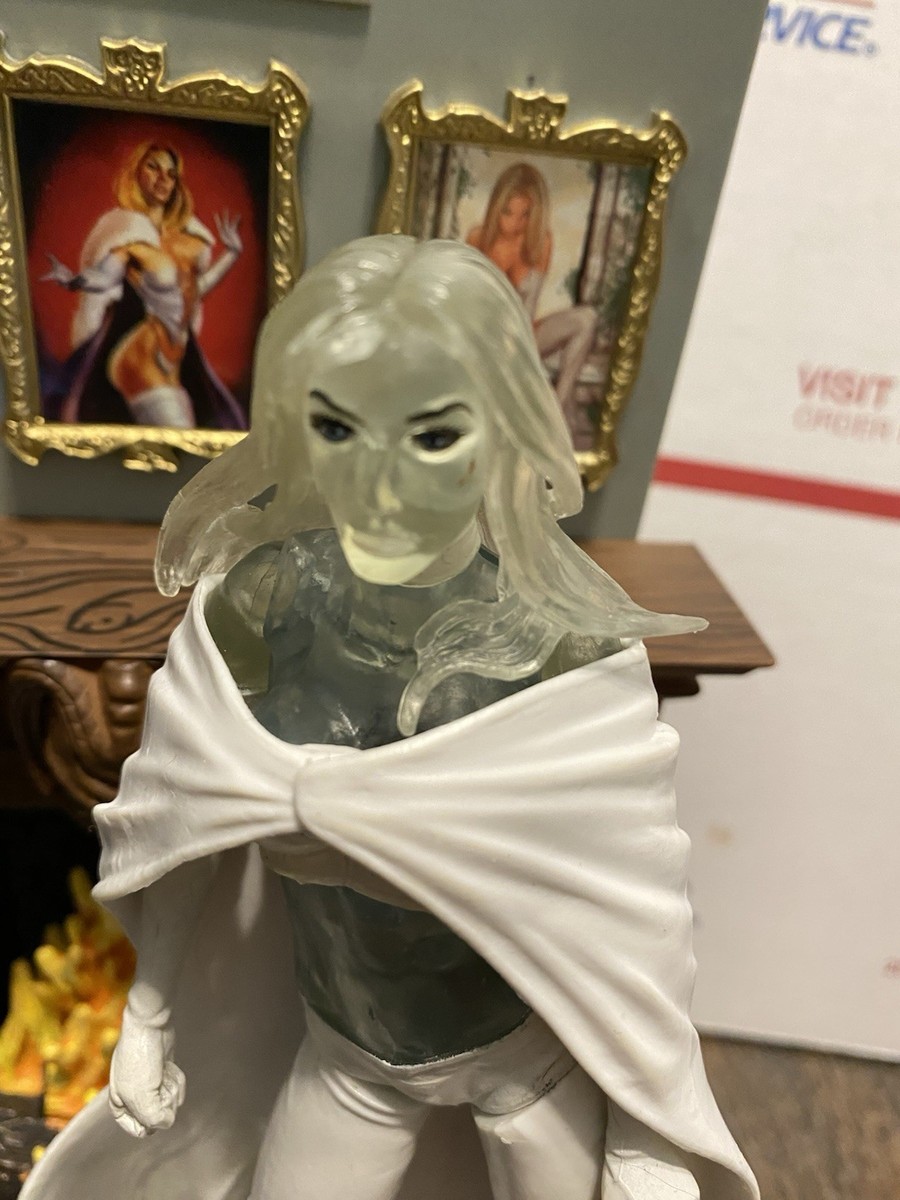Emma Frost Clear Variant Diamond Select 7