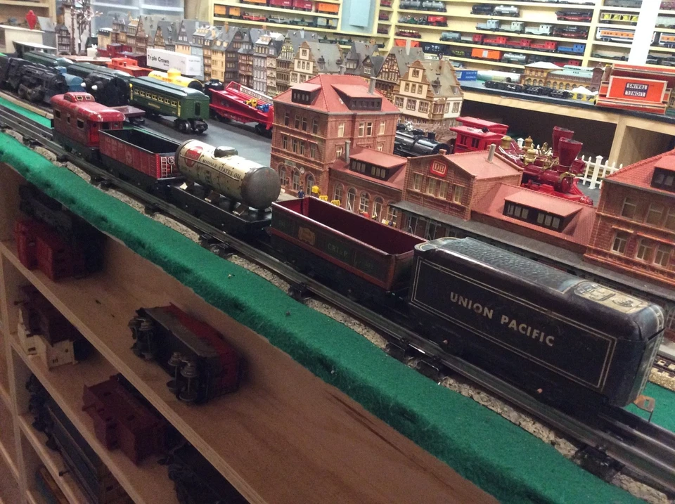 MARX Tin Toy lot 15 Freight Car Tin Toy Set 0 scale - Image 4 of 4