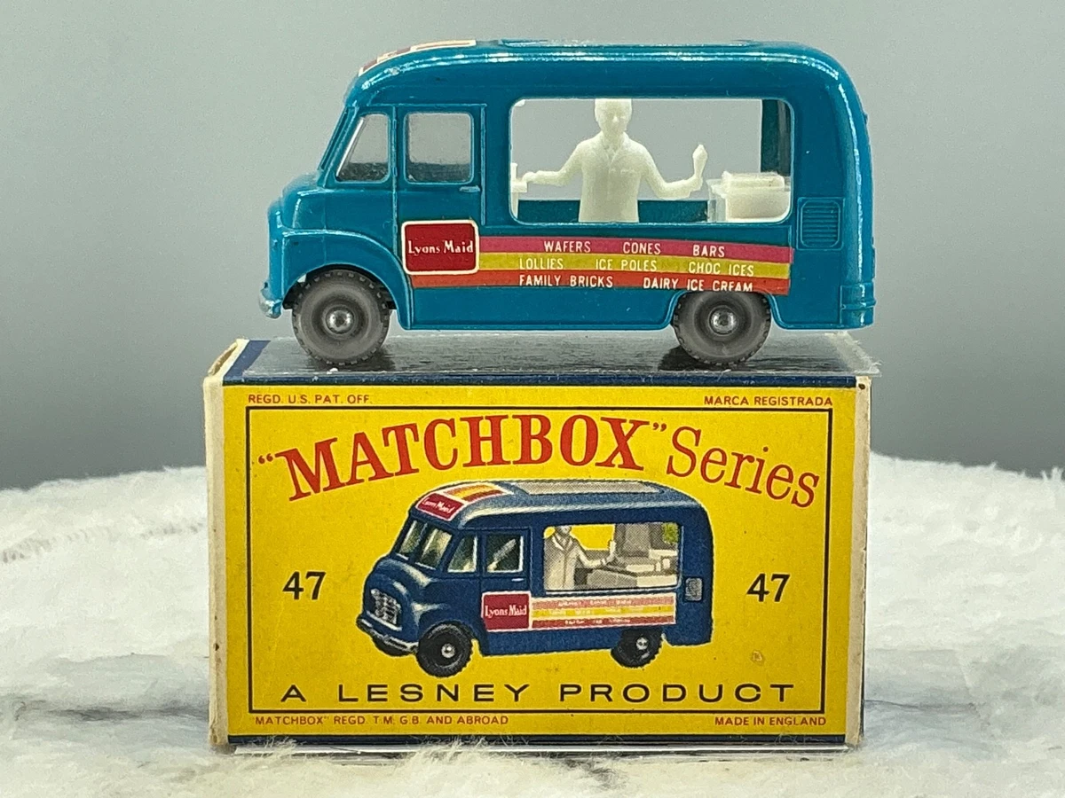 MATCHBOX series LESNEY Lot de 4 voitures N° 47 42 19 12 , made in