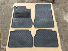 Mercedes Benz E-Klasse W210 LHD Set grau vorne hinten Gummifußmatten Mercedes Benz E-Klasse W210 LHD Set grau vorne hinten Gummifußmatten