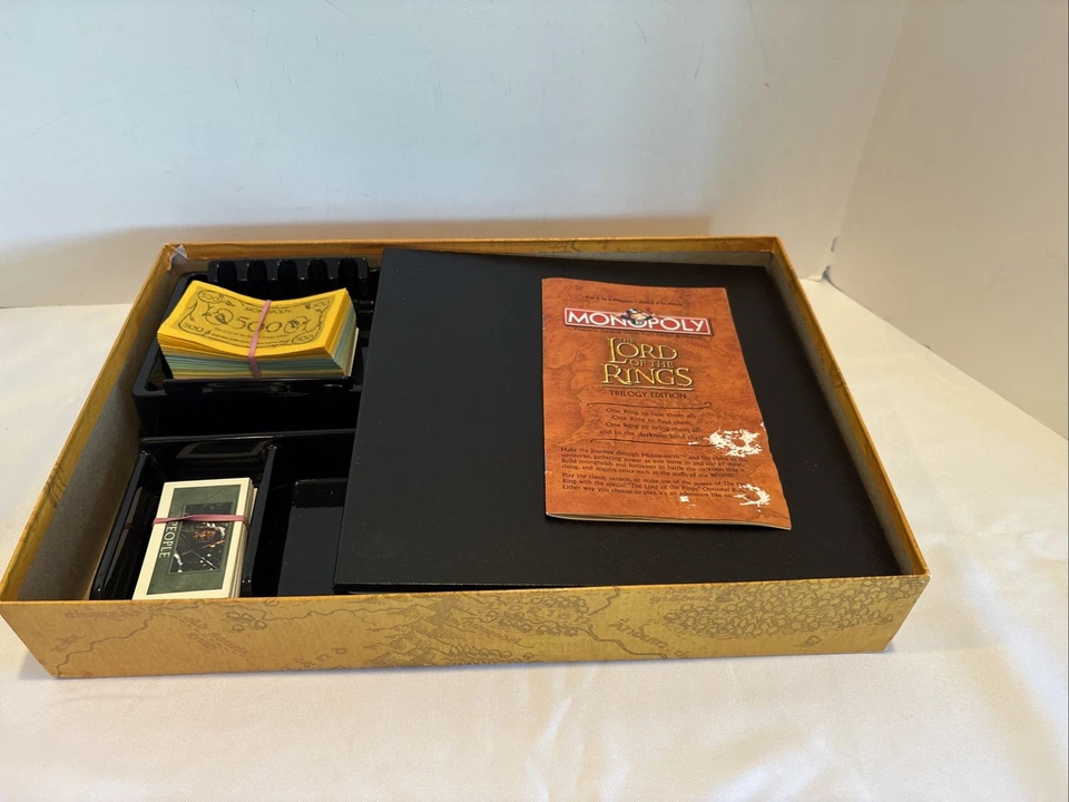 Monopoly El Señor de los Anillos Edición Trilogía Juego de Mesa Completo Sin Anillo Usado en Excelente Condición Foto 3 de 4
