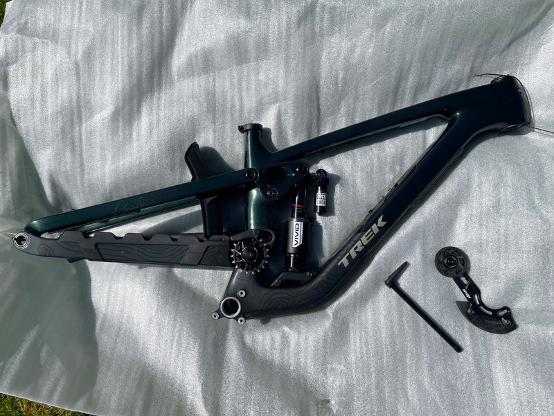 Trek Slash Carbon Gen 6 Frame Set size M, with RockShox Vivid Ultimate