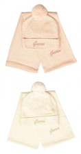 Sciarpa e cappello con rovescia e pon pon donna GUESS completo con logo ricamato