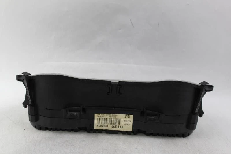 Grupo de velocímetros 102 k millas MPH para Volkswagen Jetta 2011-2012 OEM #28443 Foto 2 de 4