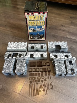 Citadel Games Workshop GW Warhammer Mighty Fortress boxed 99% Complete D&D RPG