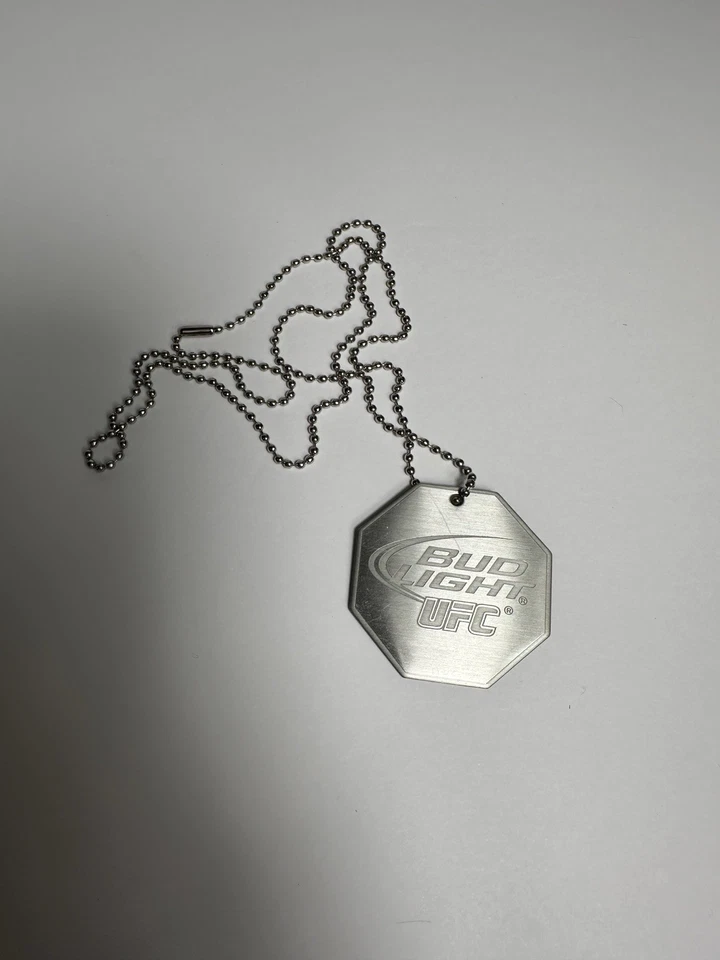 Colgante Bud Light UFC Ultimate Fighting Championship en cadena de bolas de arroz de 26 pulgadas Foto 3 de 3