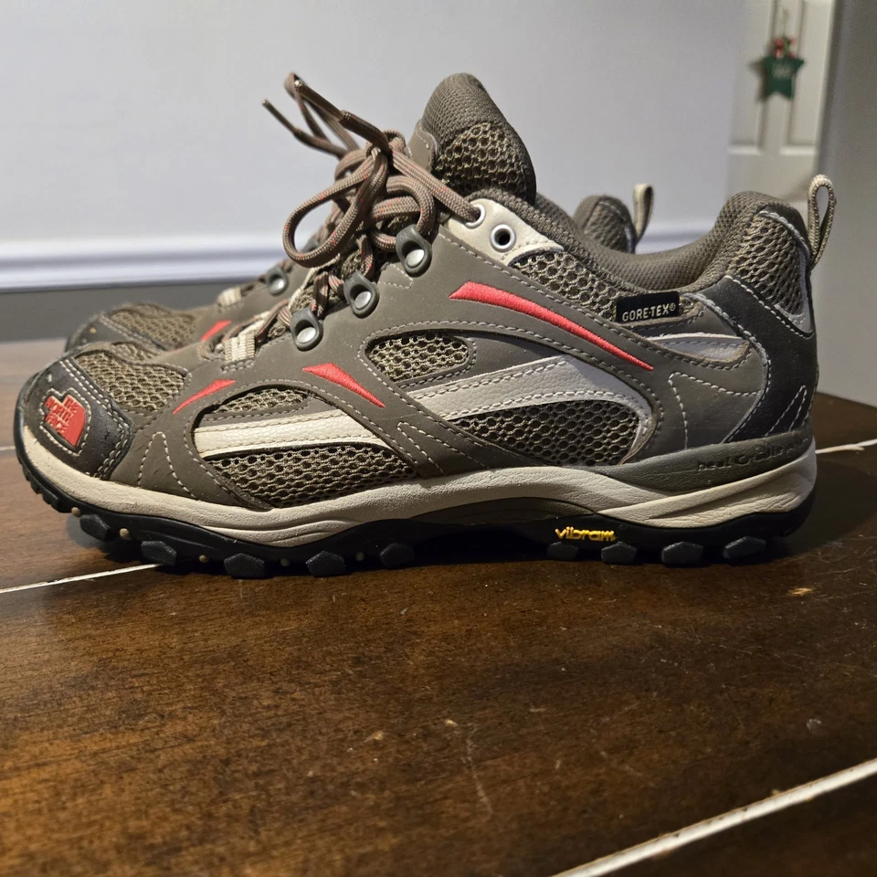 The North Face 女式刺猬 III GTX XCR 尺寸 8.5 Gore-Tex / Vibram 登山鞋 — 第 2/4 张图片