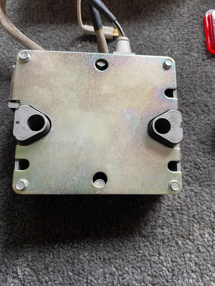 Jaguar XJ6 Lucas AB14 Ignition Amplifier 1980-87 and Coil Base Distributor, Lot - Image 3 of 4