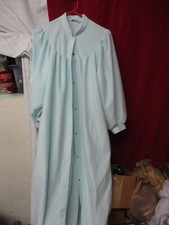 Vintage USA Miss Elaine Woman's mint green fleece/cotton Housecoat Robe