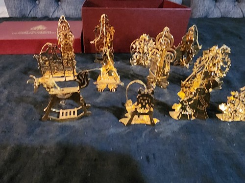 Vintage 12 Piece Set of Danbury Mint  Gold Christmas Ornaments W Box - Picture 16 of 19