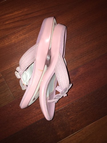 Sandalias para mujer talla 6,5M Nicole de cuero rosa con acento floral - Imagen 5 de 7