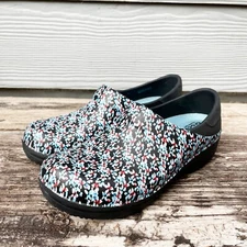 Crocs Nerria Pro II Floral Slip on Non Skid Clogs Womens Size 9