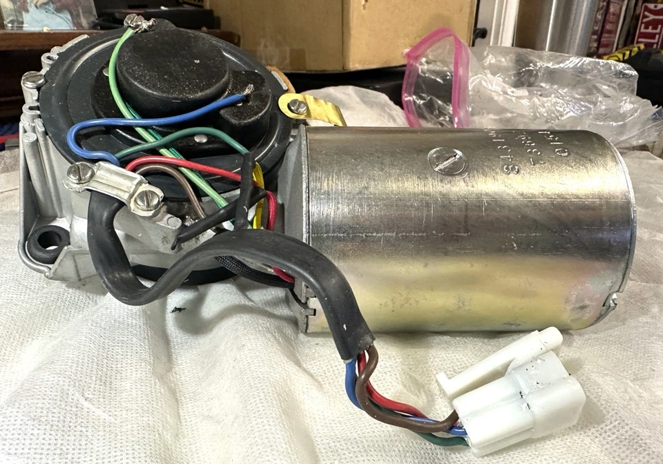 Motor limpiaparabrisas de velocidad Mopar 34319063 1972-1974 B E carrocería Challenger Cuda restaurado Foto 3 de 4