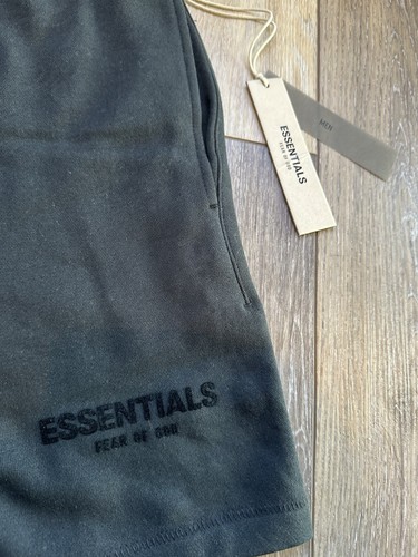NWT Essentials Fear Of God “Stretch Limo” Sweat Shorts Size Small - Picture 3 of 4