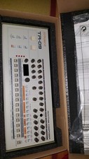 ROLAND - 09 Drumcomputer T R - B. + OVP