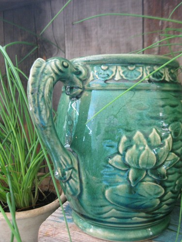 Large Antique Lily Pond Dark Green Glazed Yellow Ware Pitcher Fish Handle - Picture 6 of 12