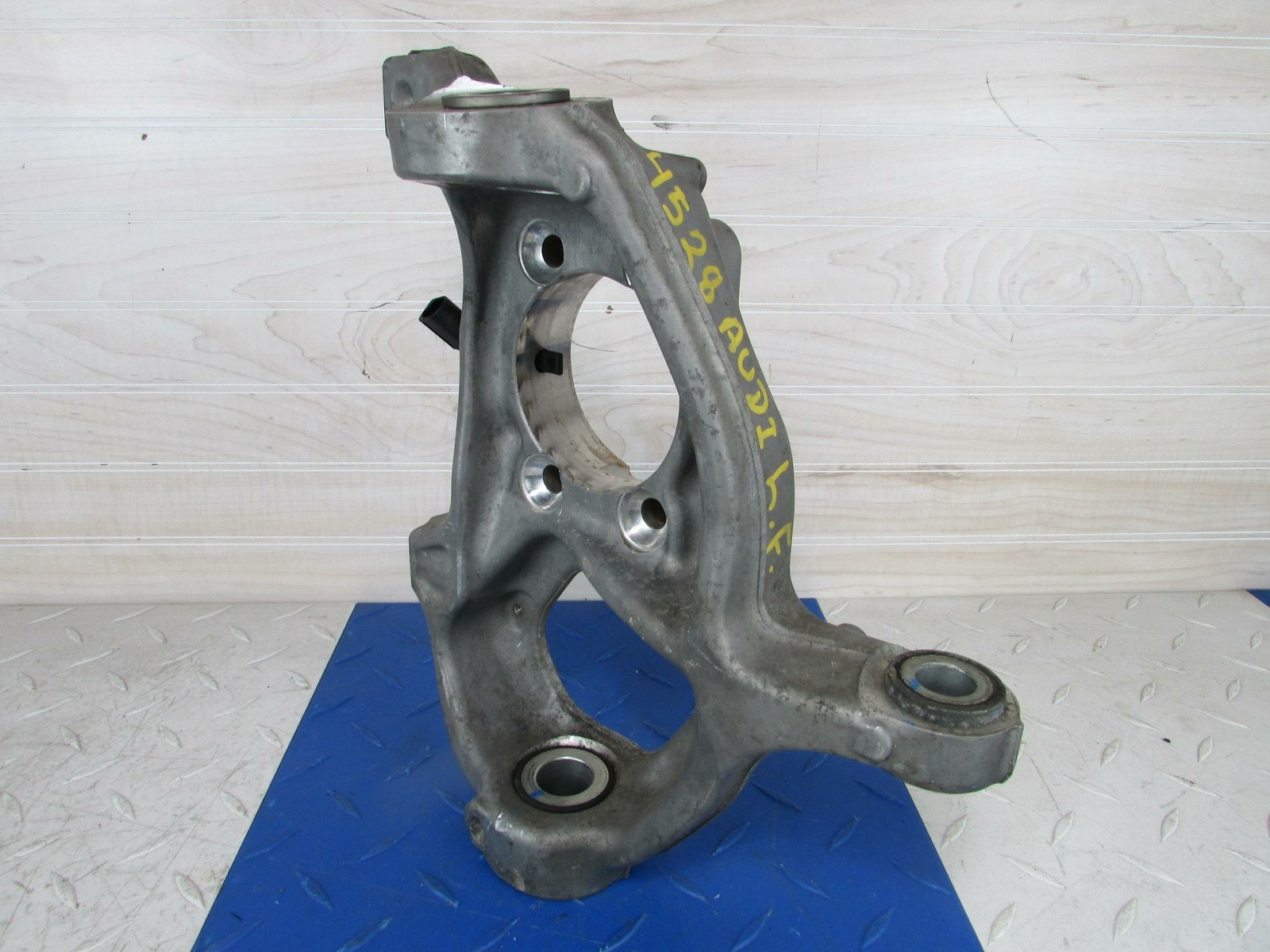 2017 2018 Audi R8 - OEM LH Left Front Steering Knuckle Suspension 4S0407245B