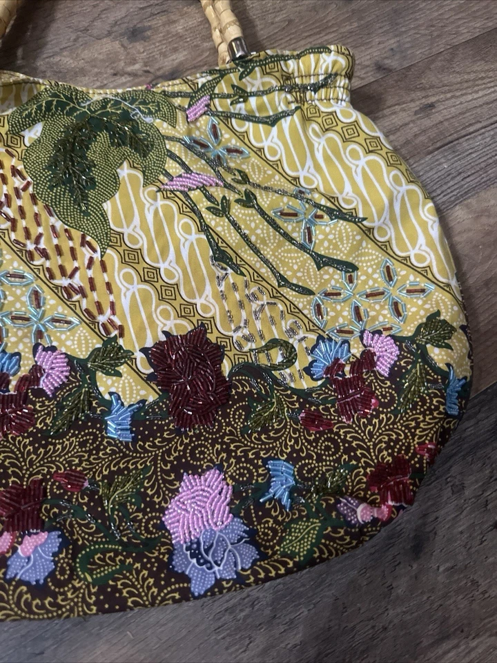 Bolso de Mano Nine West Mediano Amarillo Con Cuentas Rosa Caliente Forrado Negro Madera Mango con Cuentas Foto 3 de 4