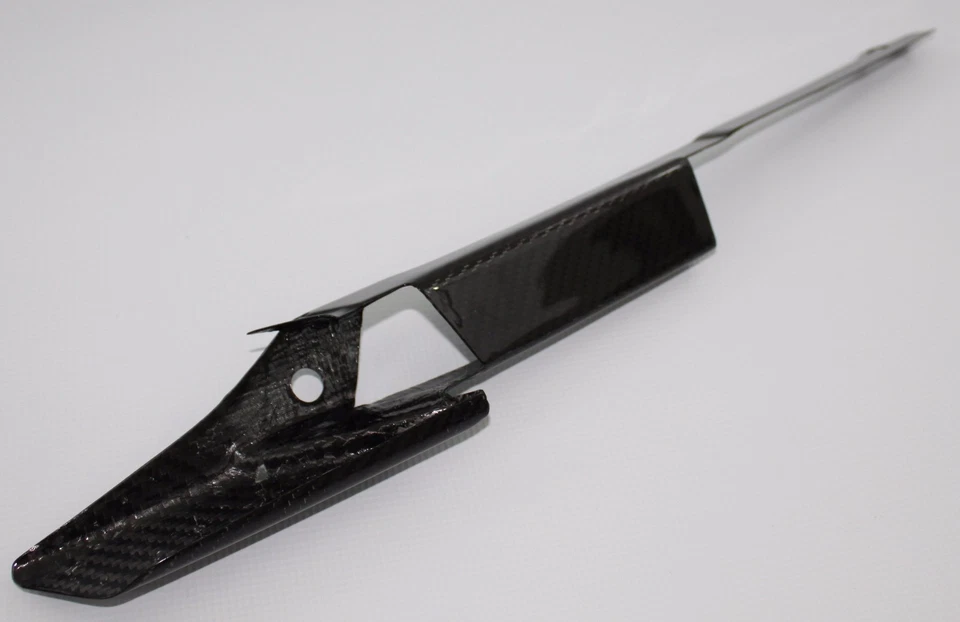 Protector de cadena Ducati Streetfighter/S/848 2009-2015 - 100 % fibra de carbono Foto 4 de 4