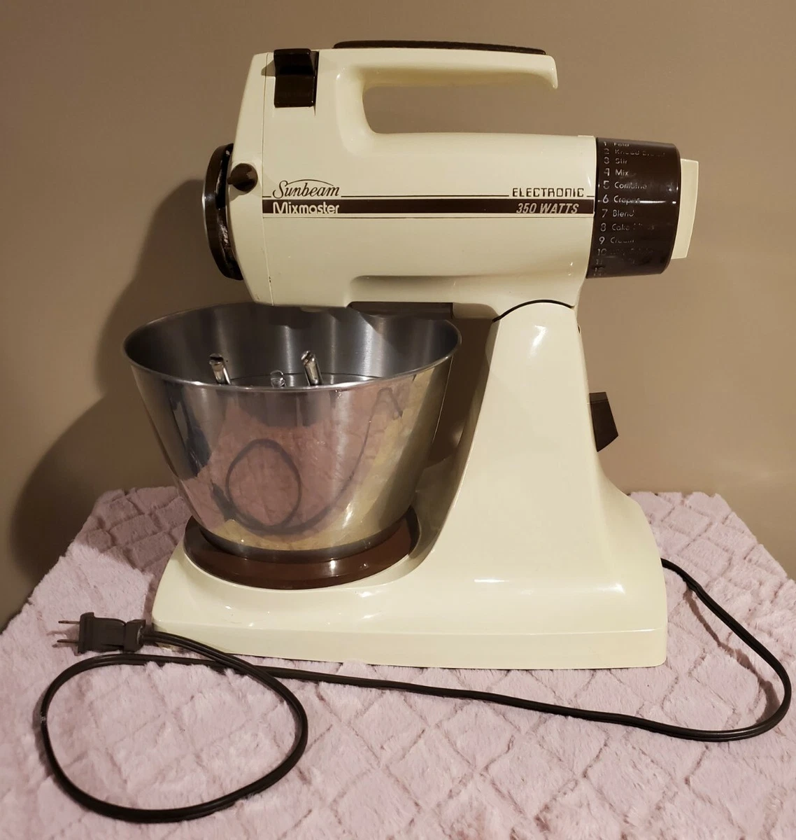 Vintage Electric Stand Mixer / Sunbeam Mixmaster / 5 Speeds With Burst of  Power / Large Mixing Bowl / Almond / Retro Kitchenware, Cookware 