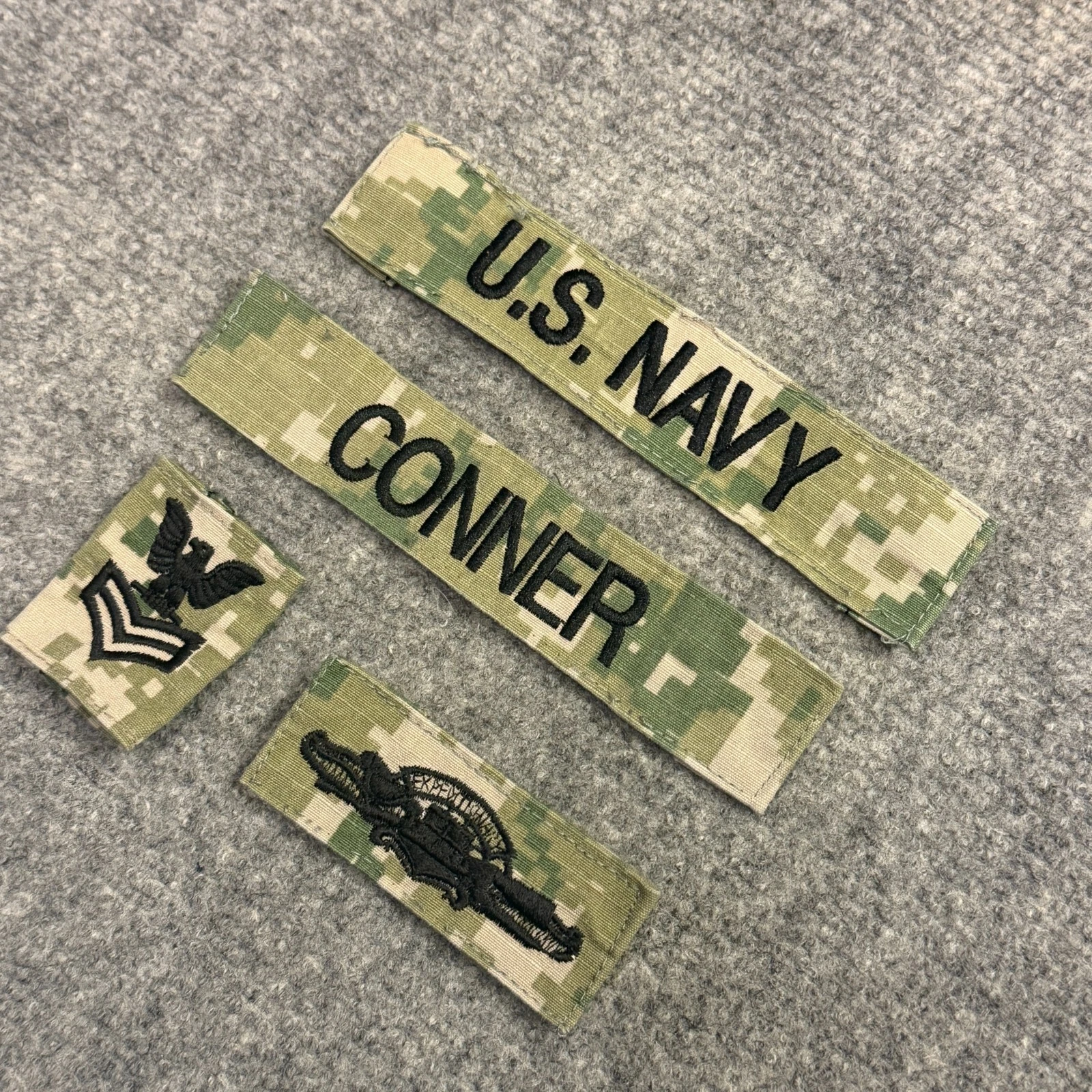 US Navy United States USN Rating AOR2 NWU3 Rank, Trade, Parka Tab, Patch - Picture 2 of 16