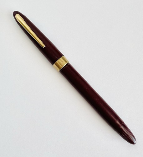 Vintage Sheaffer’s Burgundy Lever Fill Fountain Pen 14K Gold Nib
