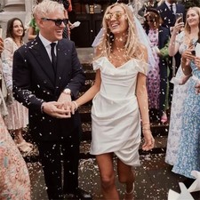 Elegant Short Wedding Dress V-Neck Off The Shoulder Open Back Satin Bridal Gown