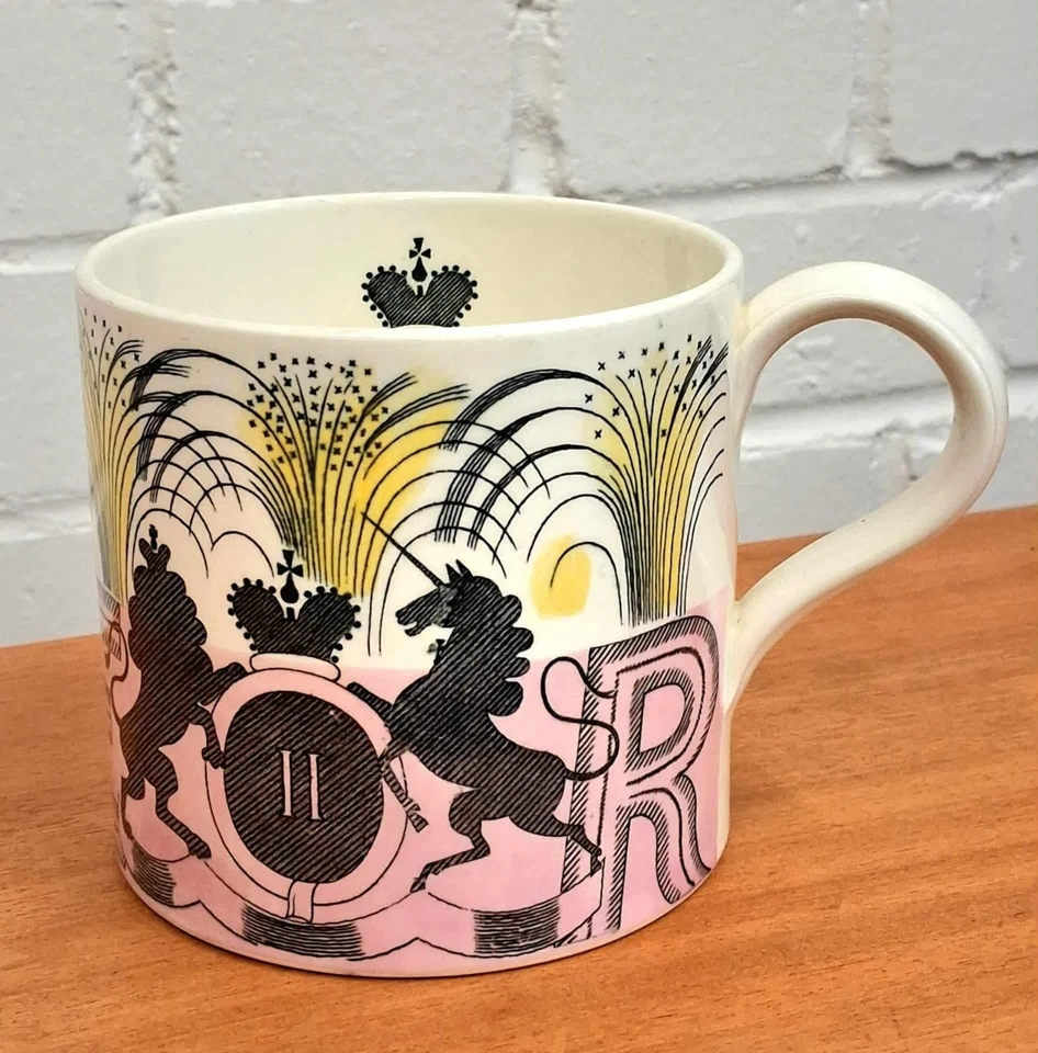 Original 1953 Eric Ravilious QEII Coronation Mug - Image 4 of 4