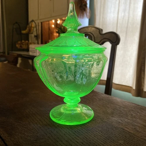 Vintage Green Candy Dish with Lid - Uranium - Glows