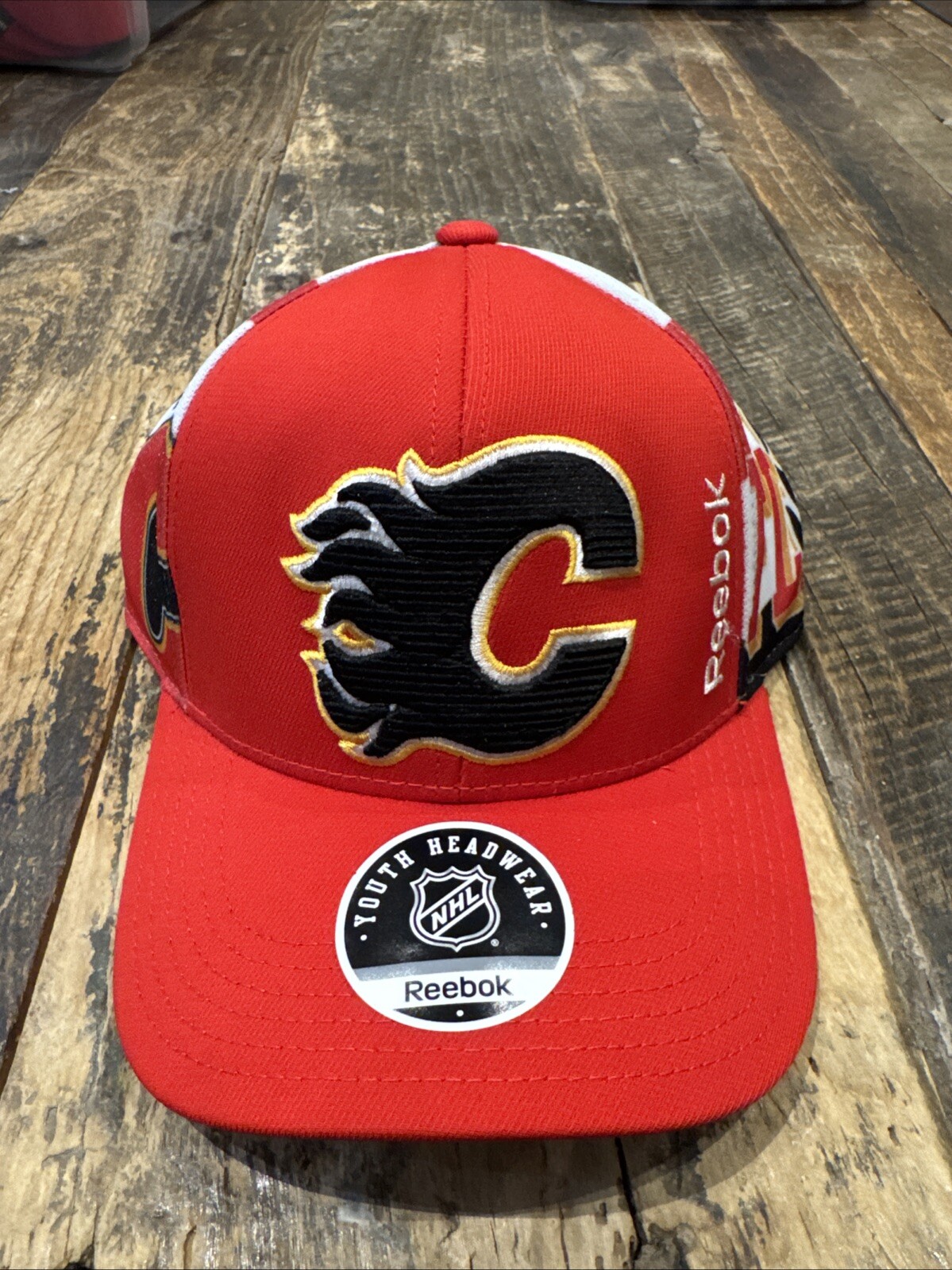 Reebok Calgary Flames Youth Draft Structured Adjustable Strap  Fit Hat