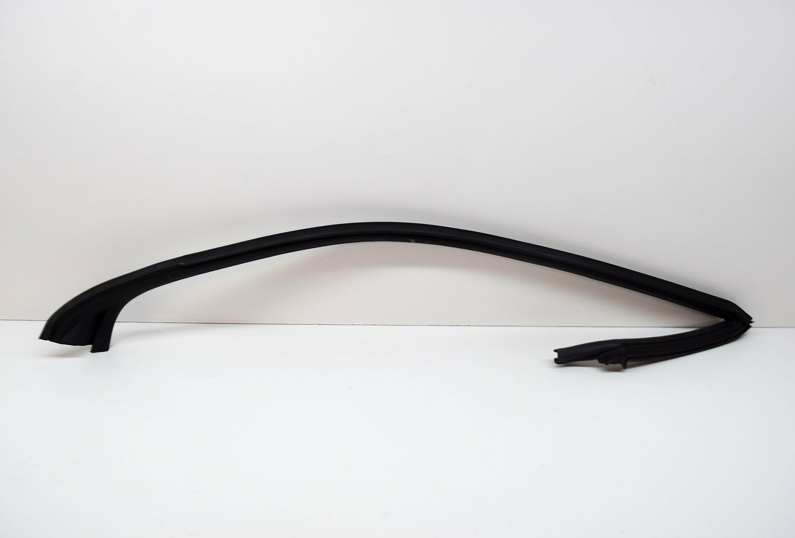 VOLKSWAGEN SCIROCCO MK3 Front Left Door Window Glass Seal Rubber  