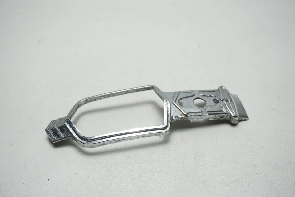 NOS GRILLE 徽章铬制收音机外翻适用于奥斯汀 A40 SOMERSET 7'5276'1 — 第 3/4 张图片