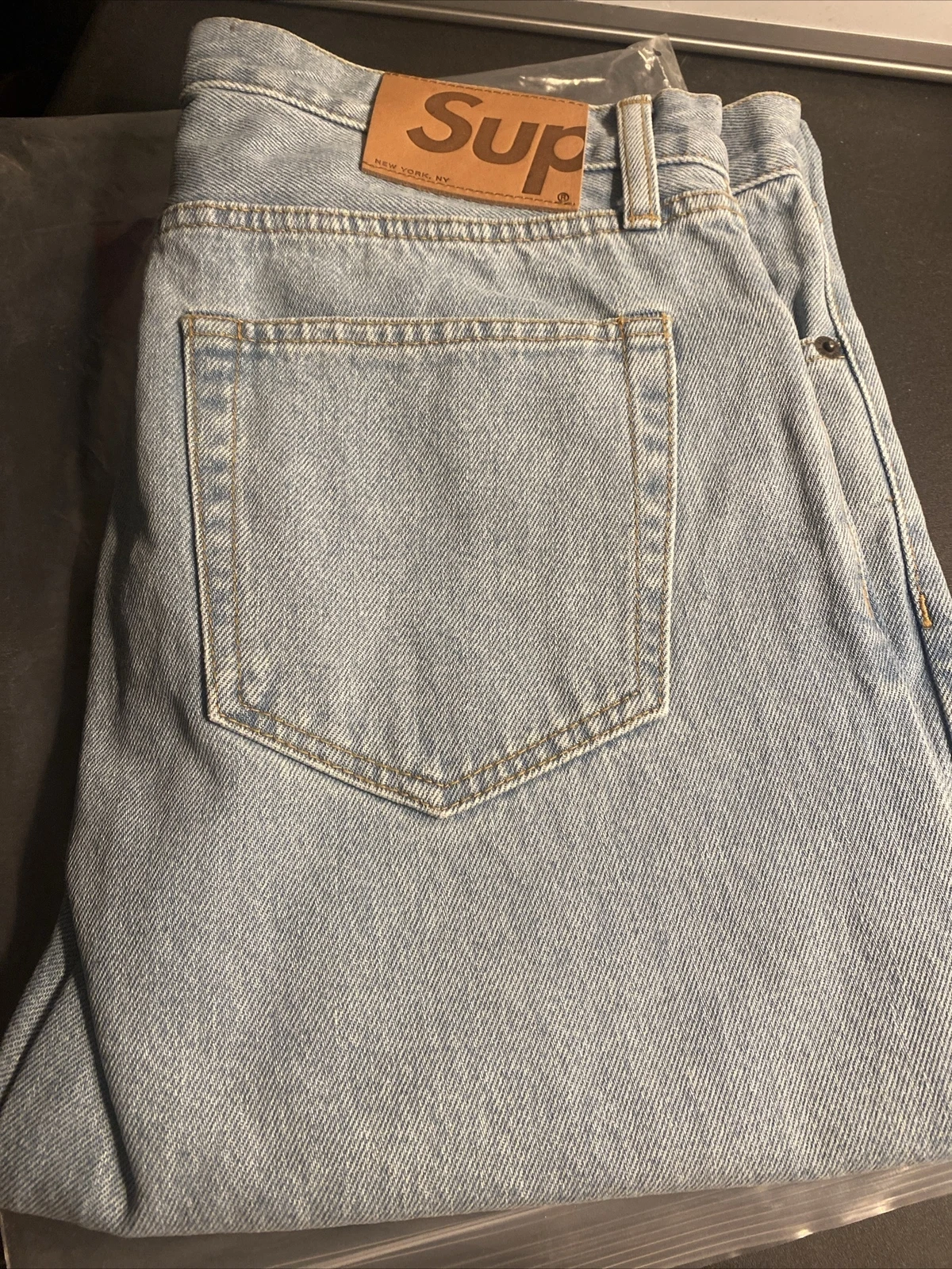 FW17 Supreme bleu lavé jean mince taille 32 W32 L32 denim bleu mince