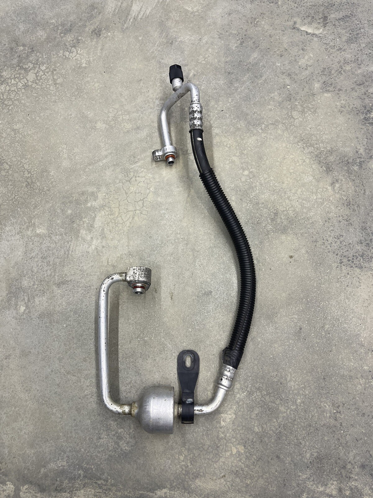 11 12 13 OEM Ford Fiesta Ac Compressor Discharge Line AE8319972AE