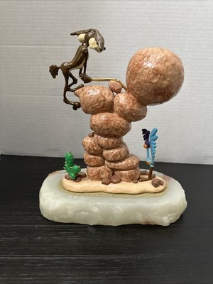 Ron Lee 1991 Sculpture Looney Tunes Road Runner and Wile E Coyote