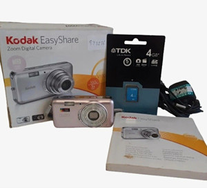 Kodak EasyShare V1003 Compact Digital Camera 10MP 3x Zoom 2.5in Pink