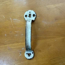 Vtg 7" inch Metal Farm Barn Door Gate Pull Handle White Chipped Paint Garden Art