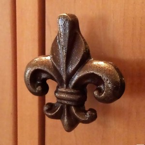fleur de lis cabinet knobs and pulls