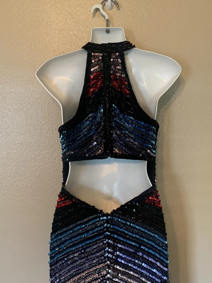 Vestido Sherri Hill zambullida lentejuelas pesadas recortado largo película talla 2 Foto 4 de 4