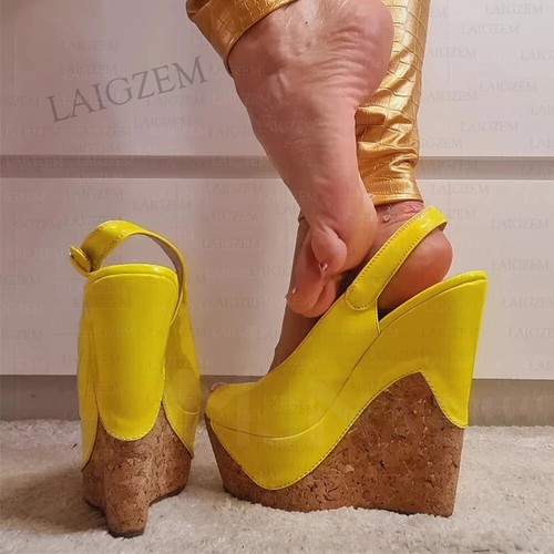 Plastic Wide Strap Height-Enhancing Wedges