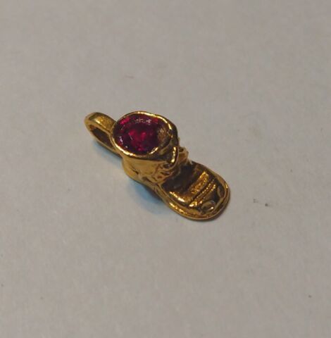 Vintage Gold Tone Birthstone Baby Shoe Necklace Charms