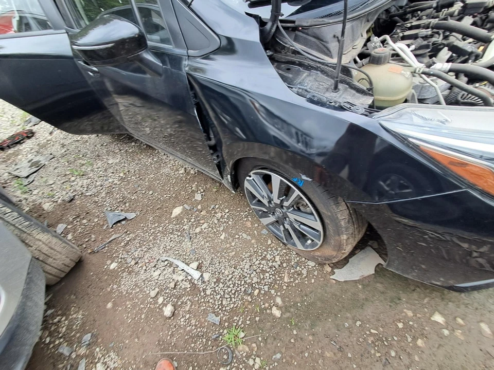 Parasol derecho usado se adapta a: Nissan Versa 2021 sin iluminación grado A derecho Foto 4 de 4