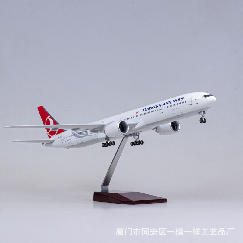 Turkish Airlines エアプレーン　1/100 Turkish Airlines エアプレーン 1/100