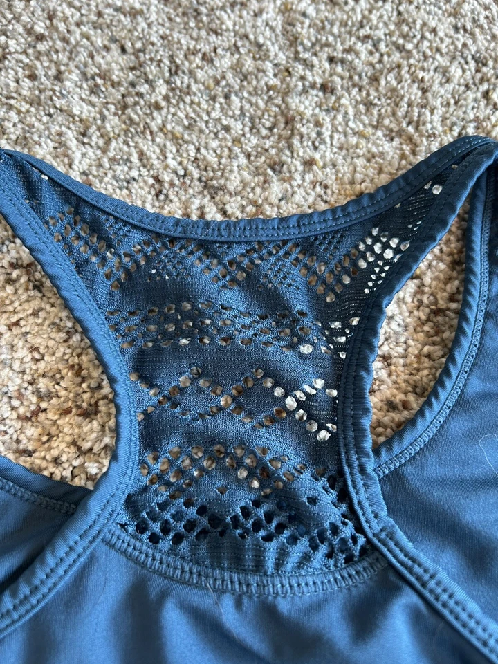 ZYIA ACTIVE Talla M Mujer AZUL VERDE AZULADO SUJETADOR DEPORTIVO Crochet-Lace Racerback Top Z23 Foto 2 de 4