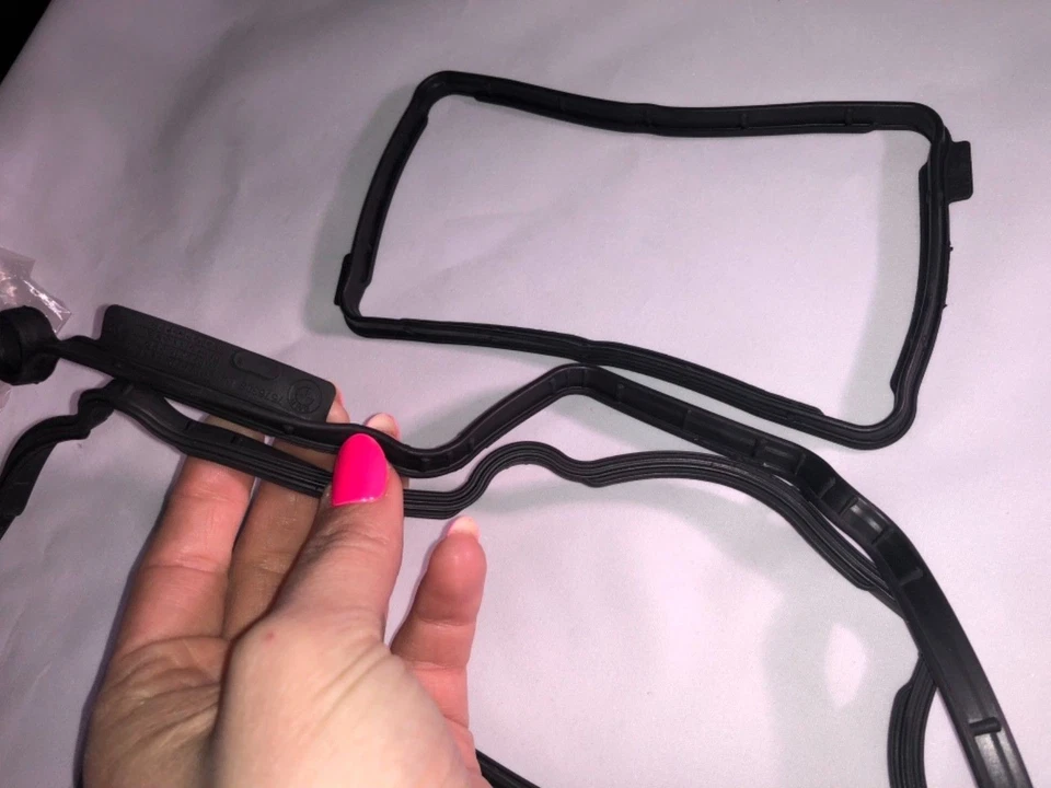 BMW E90 F30 F07 F10 F06 F12 F01 X3 X5 X6 Engine Valve Cover Gasket Set GENUINE - Image 4 of 4