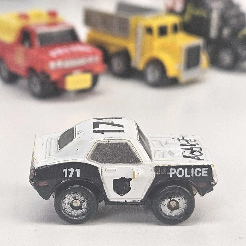 Micro Machines '71 Barracuda POLICE RARE ERROR PRINT Plymouth Galoob 171 - Image 3 of 4